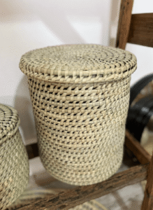 Cesto de palma con tapa grande