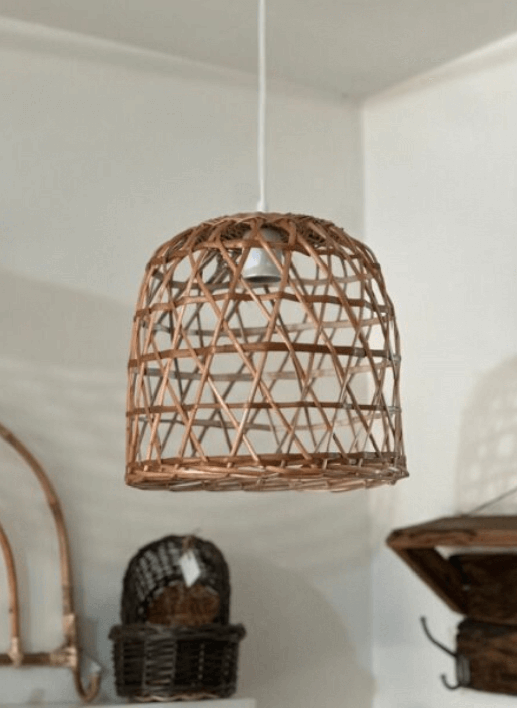 Pantalla campana calada de mimbre 30x30