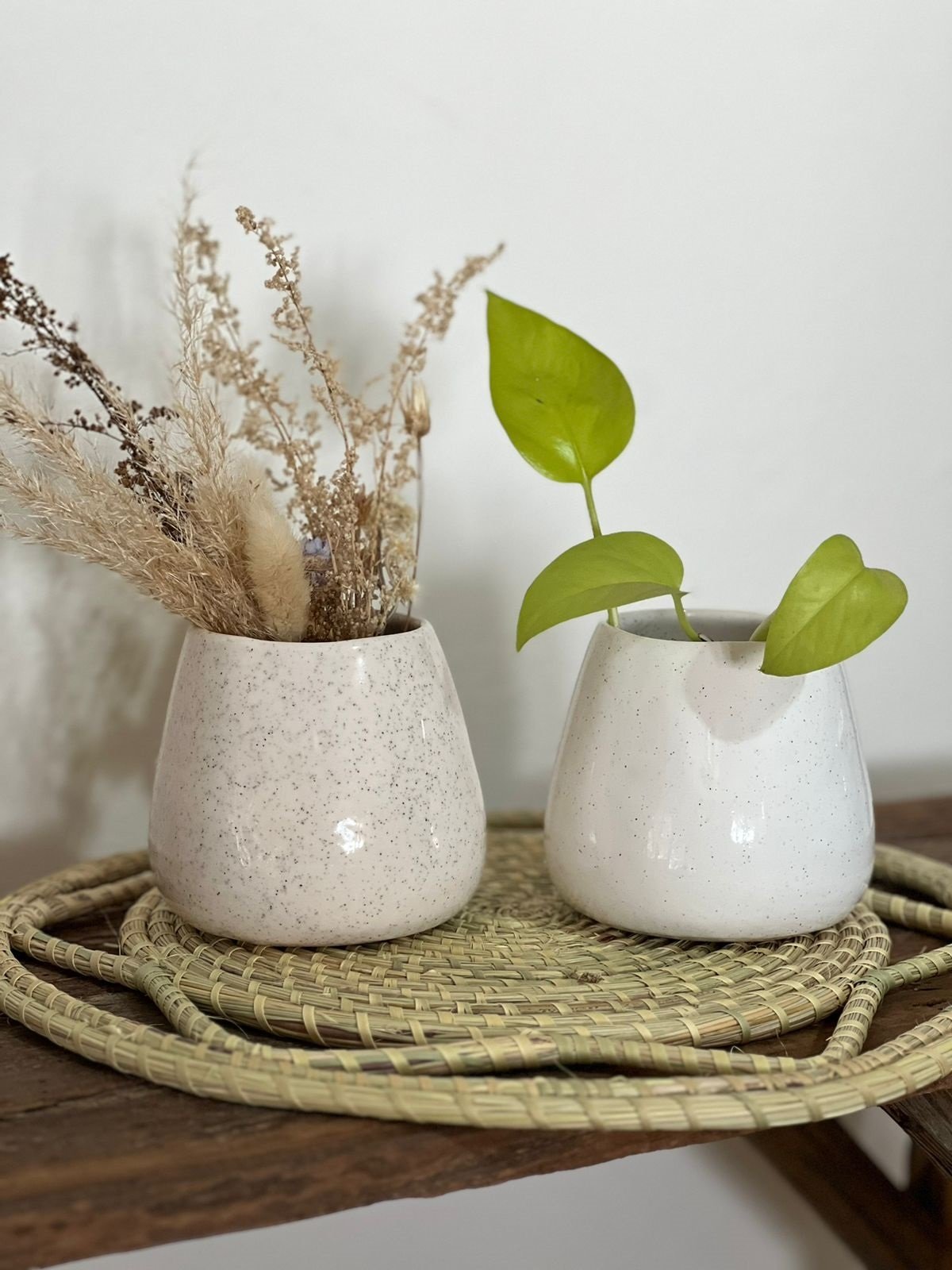 Florero de cerámica bajito Carmelo - Image 3