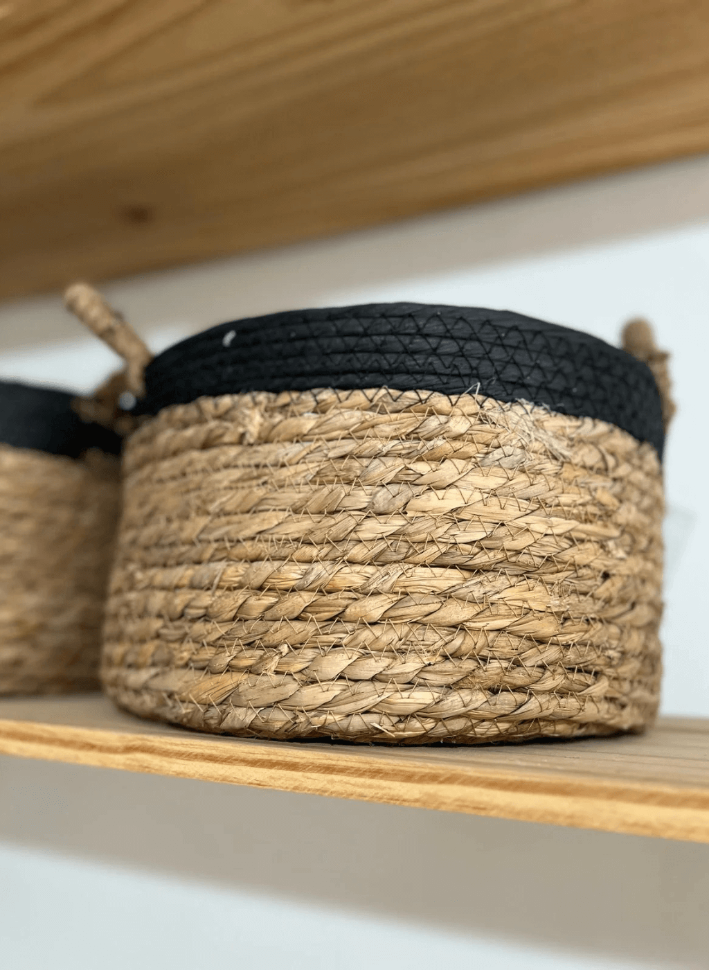 Cesto fibras naturales y craft negro chico