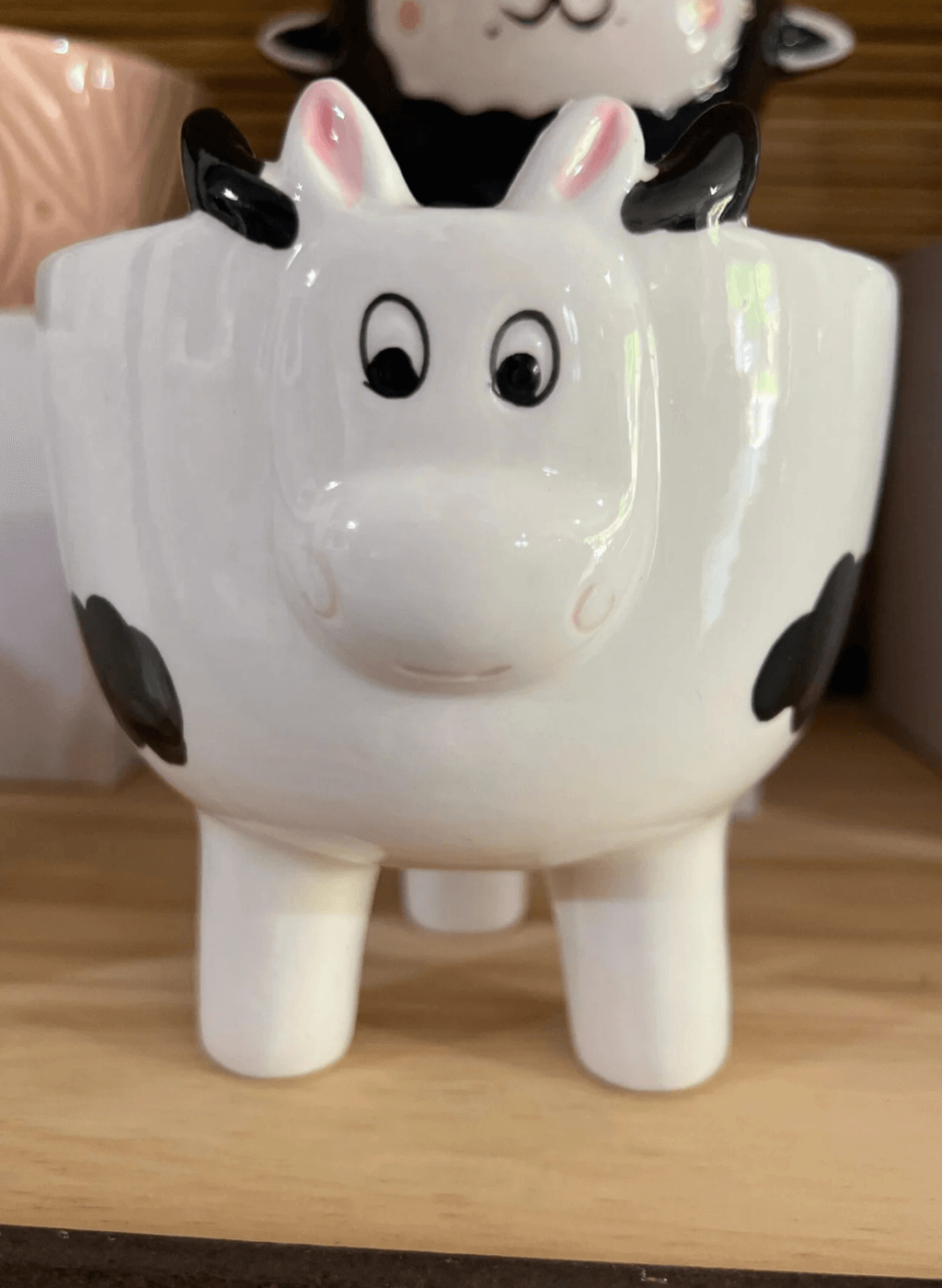 Maceta de cerámica vaquita con patas