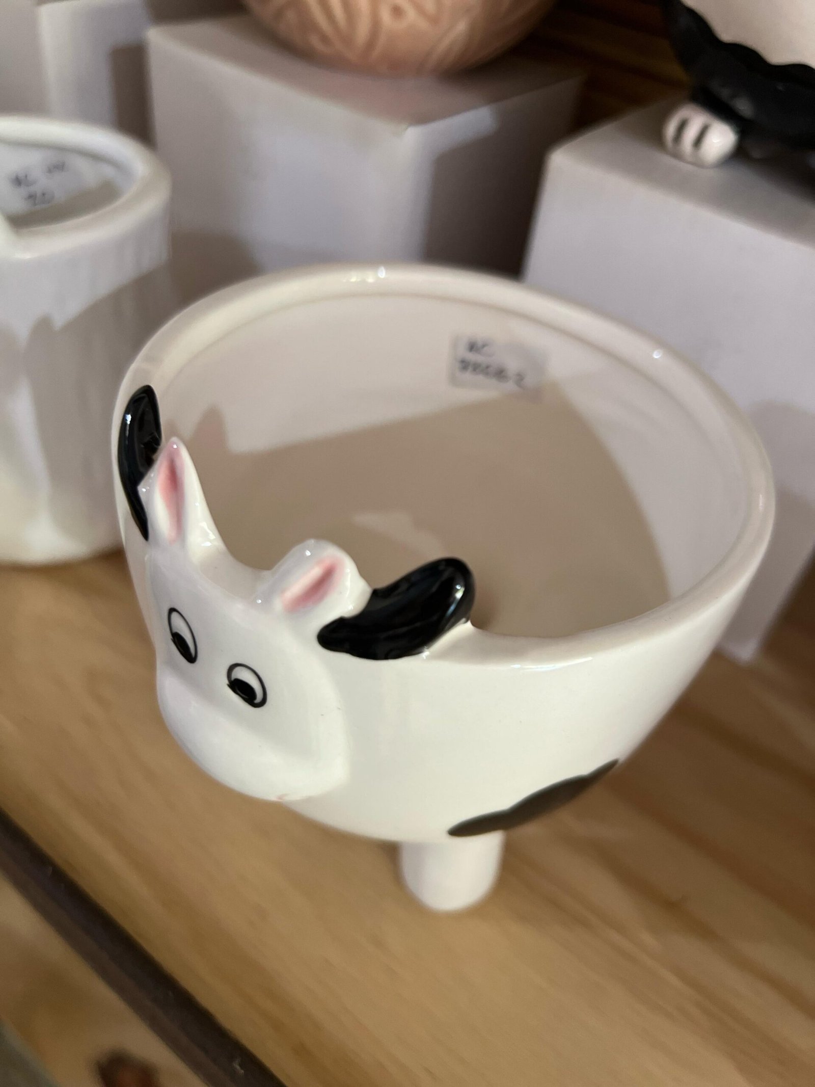 Maceta de cerámica vaquita con patas - Image 2