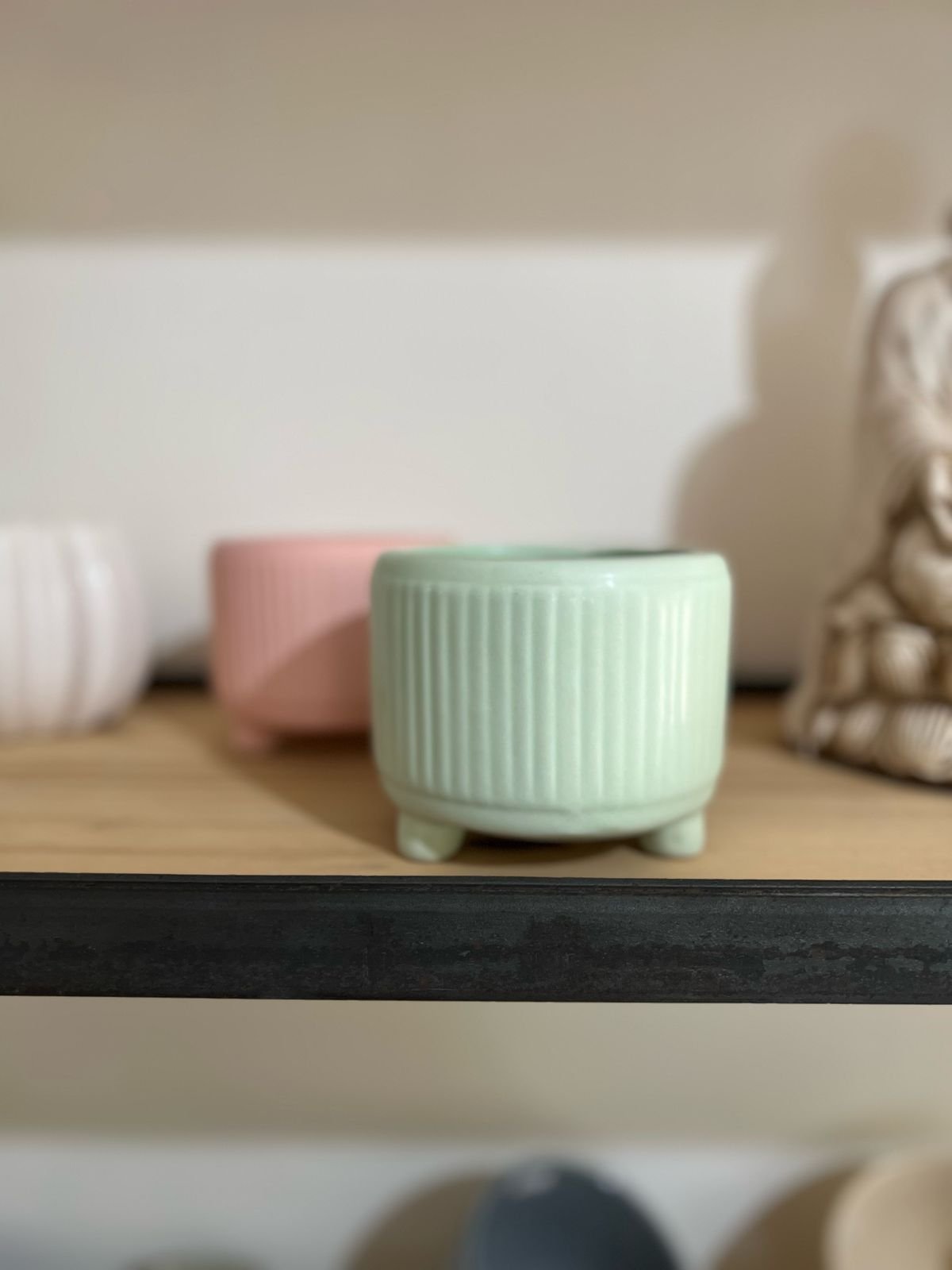 Maceta de cerámica con patitas - Image 3